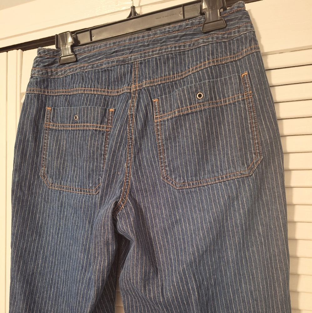 Chico's Railroad pinstripe cotton crop capri Jean's sz 1 8 *A1 - Picture 4 of 7